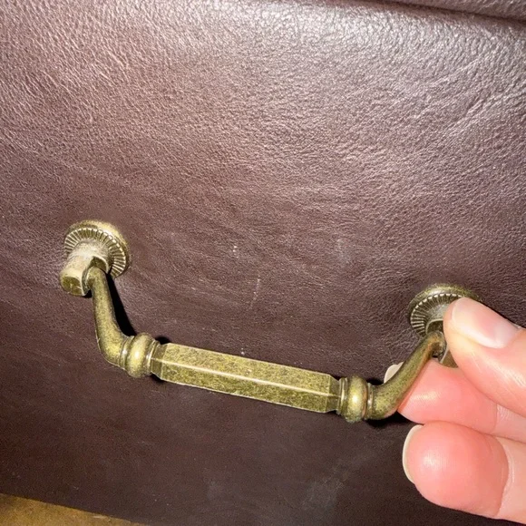 Vintage faux leather jewelry trunk - Picture 15 of 16